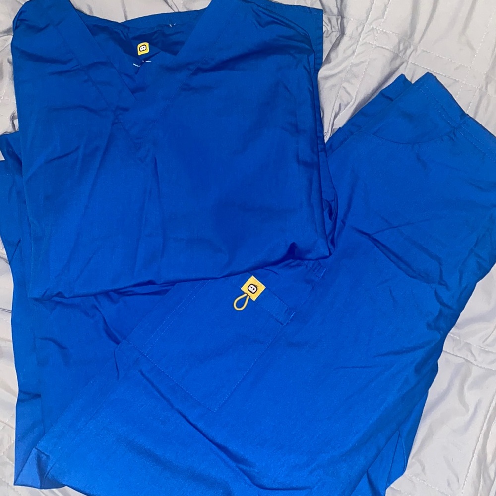 Wonder wink scrubs